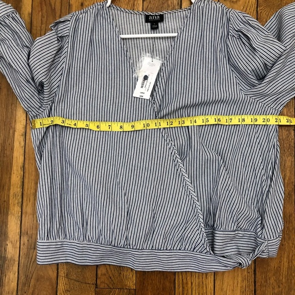 Wrap top - Picture 8 of 8